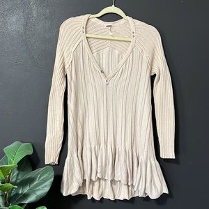 Free People cream knit tunic top. Size small. Super cute with jeans or leggings